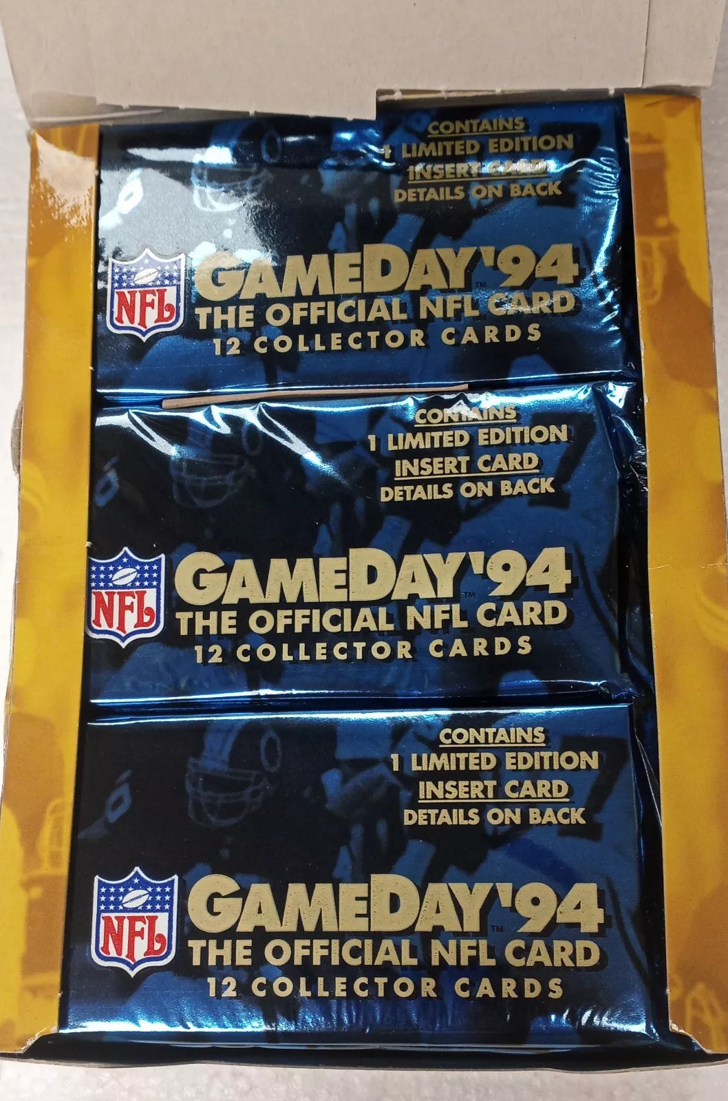 (1) One Pack - 1994 FLEER GameDay/Game Day Large NFL Football Trading Card - 12 Cards - Shuga Records